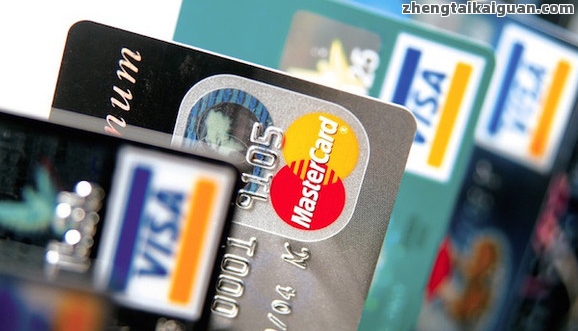 欠网贷信用卡是否可以出国？安全吗？能否坐飞机？详解影响因素